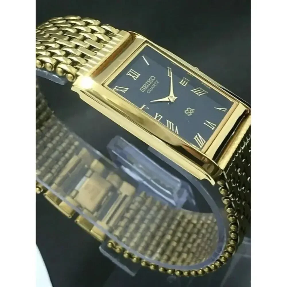 Vintage Style Seiko Quartz Mens Gold Watch & Black accents W/ Metal Strap